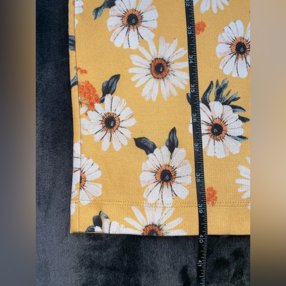 Zara (Trafaluc) - Floral Body-con Sunflower Dress - Sz- M 👗🛍️ - Picture 5 of 8